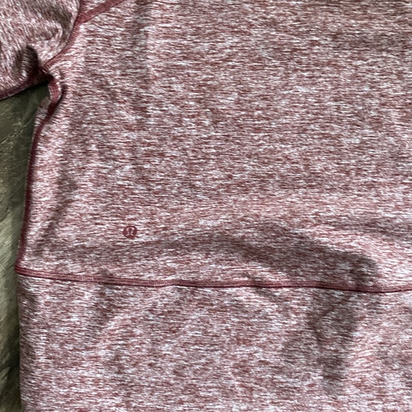 Two piece- Women’s size 4 lululemon jogger and hoodie -heathered maroon colour - Picture 8 of 11